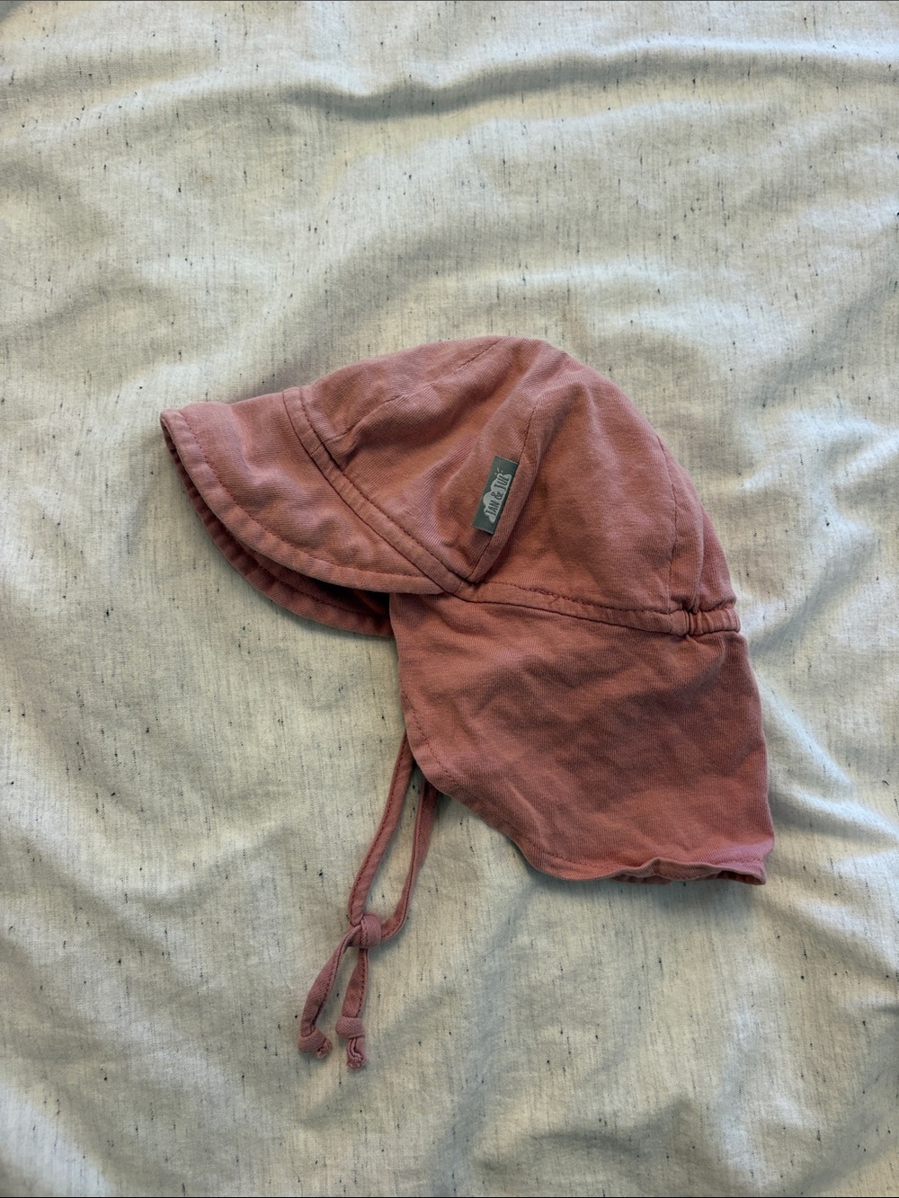 Kids Neck-Flap Sun Hat in Dusty Rose by Mini Rodini